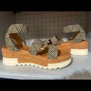 Steve Madden platform sandals